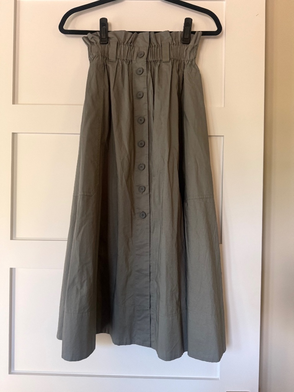 Everlane Breezy Maxi Skirt in Sage Green